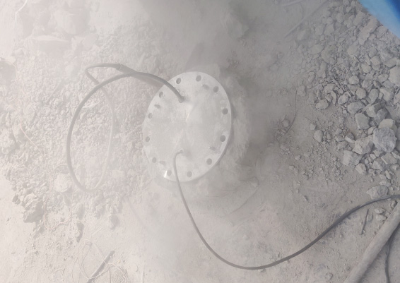 利馬克雷達物位計在水泥倉中的應(yīng)用案例(圖1)